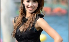 进女小姪女体内的视频